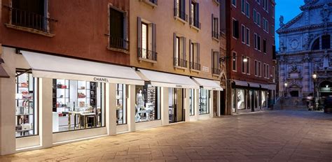 Boutique CHANEL venezia .